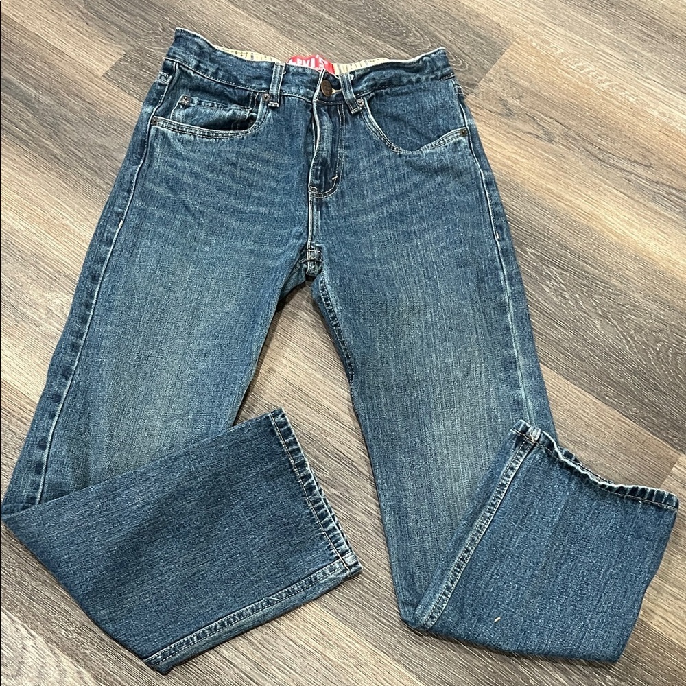 (19) Levi's Straight Blue Jeans